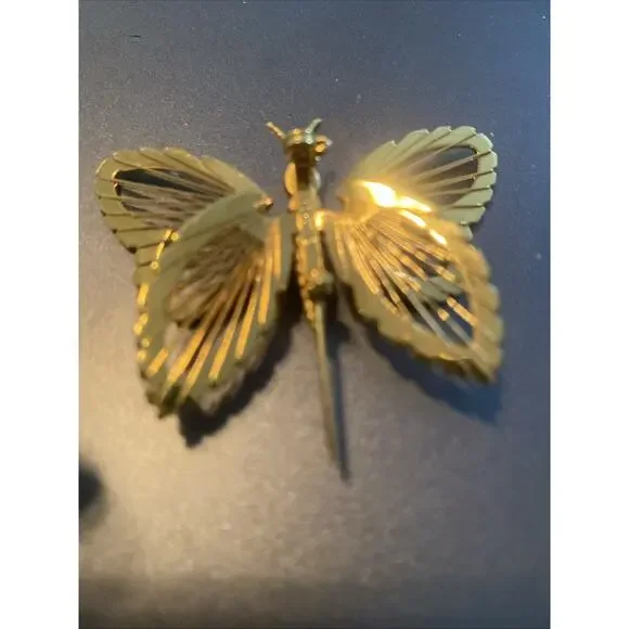 Vintage Signed MONET Gold Tone Wire Work Butterfly Brooch Pin 3D - Picture 5 of 6
